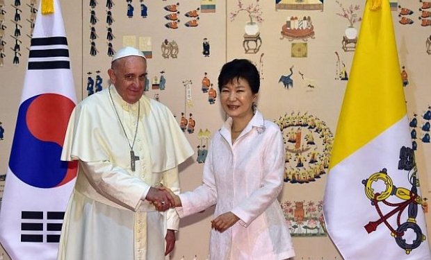  Coreia do Sul: Papa sublinha necessidade de valorizar os idosos e ajudar os pobres 