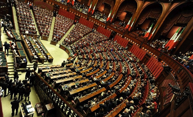 A redução de parlamentares e a iminência de um novo governo na Itália