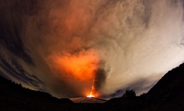 Quando a Virgem Maria parou a lava do Etna