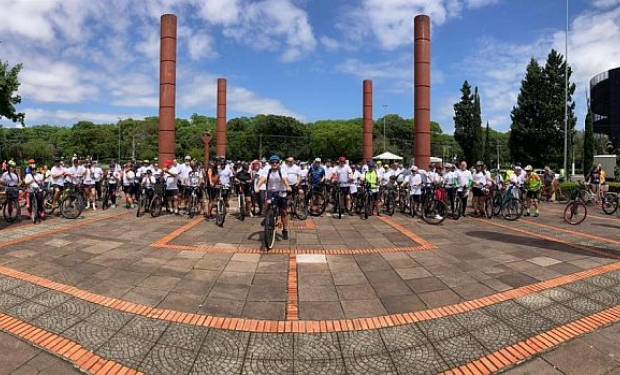 Consulado Geral da Itália promove passeio ciclístico em Porto Alegre