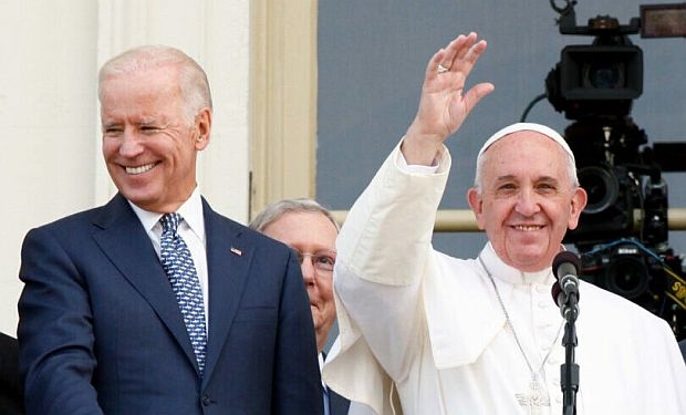 Arcebispo Viganò sobre medalha de Biden a Bergoglio