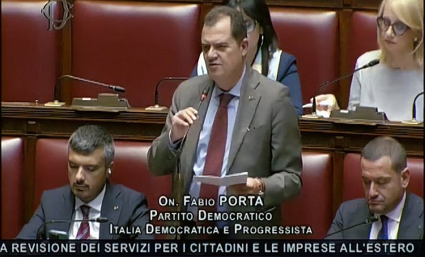 Porta (PD) critica lei que altera serviços aos italianos no exterior